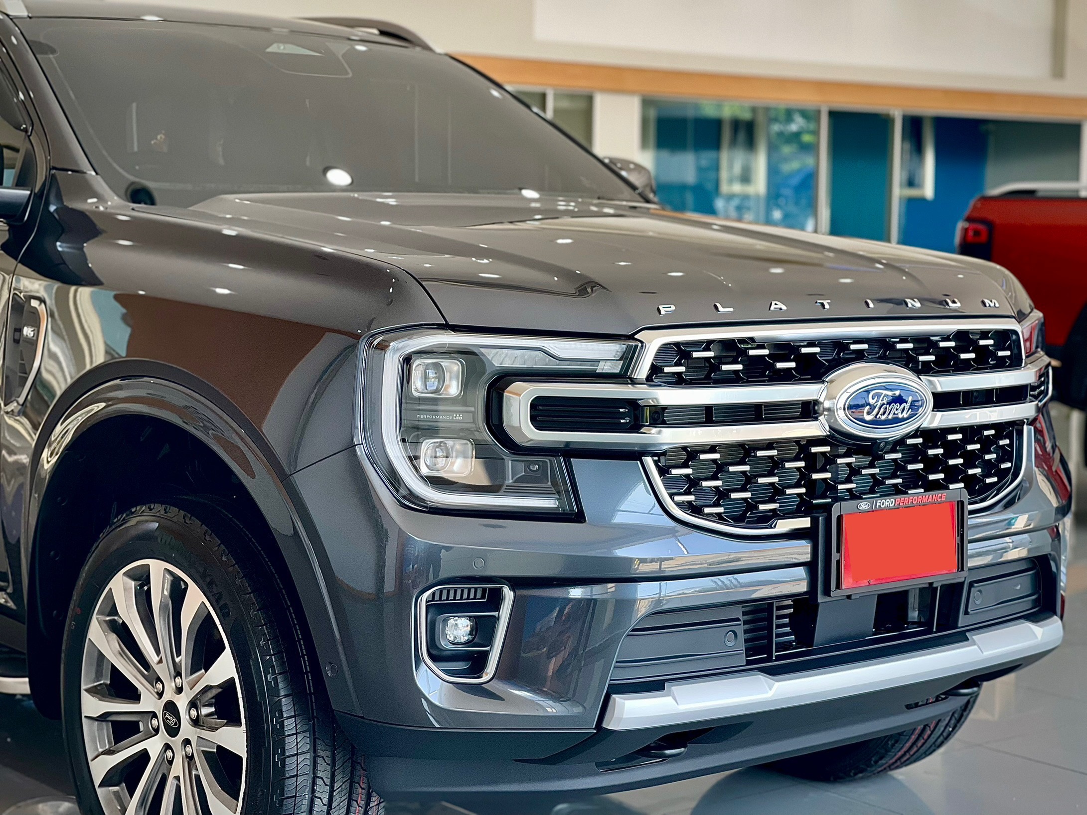 ส่งมอบ ส่งมอบรถ Ford Everest Platinum 3.0L V.6 ภาพที่ 6 จาก Fordgoodpro