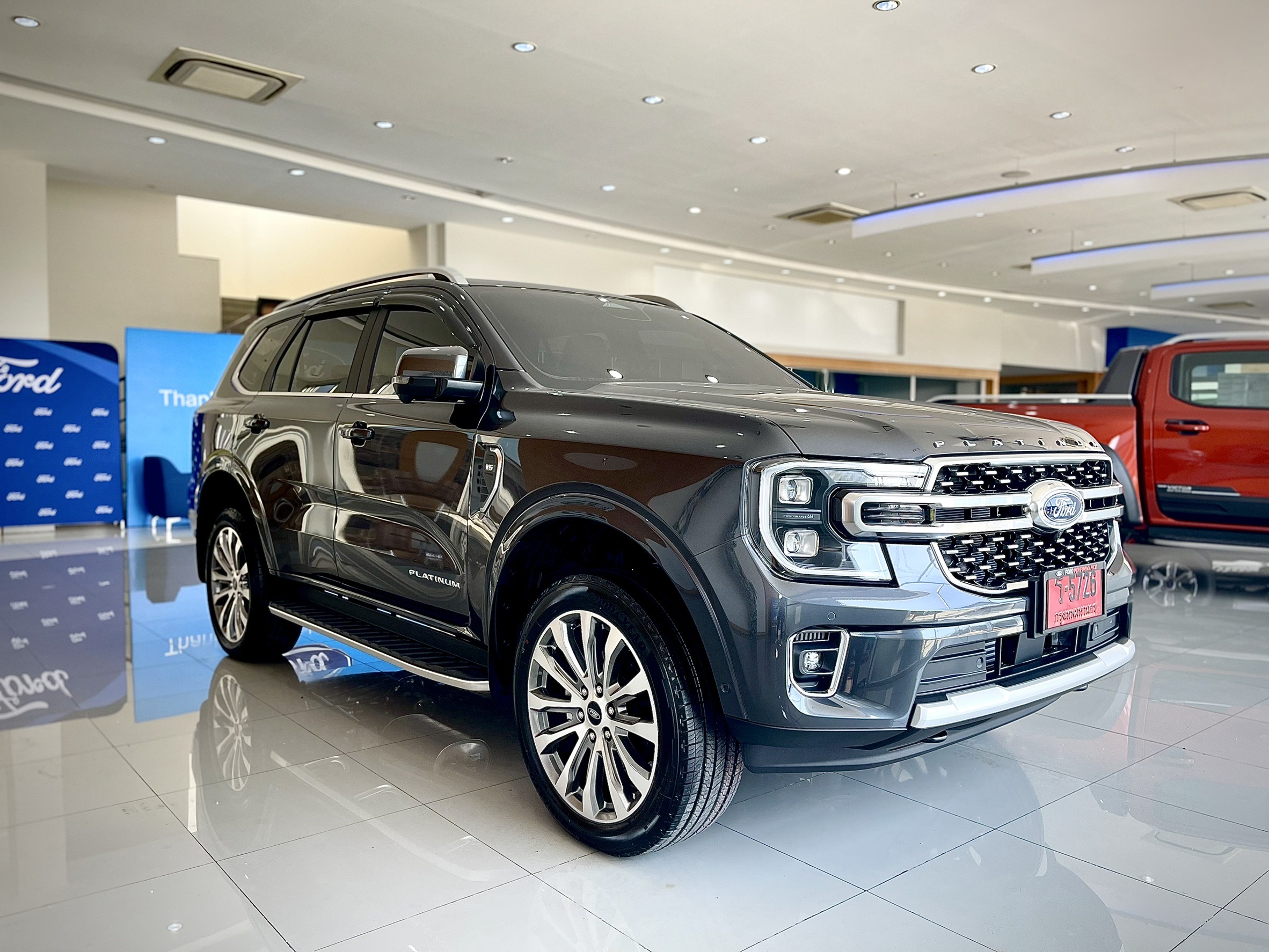 ส่งมอบ ส่งมอบรถ Ford Everest Platinum 3.0L V.6 ภาพที่ 8 จาก Fordgoodpro